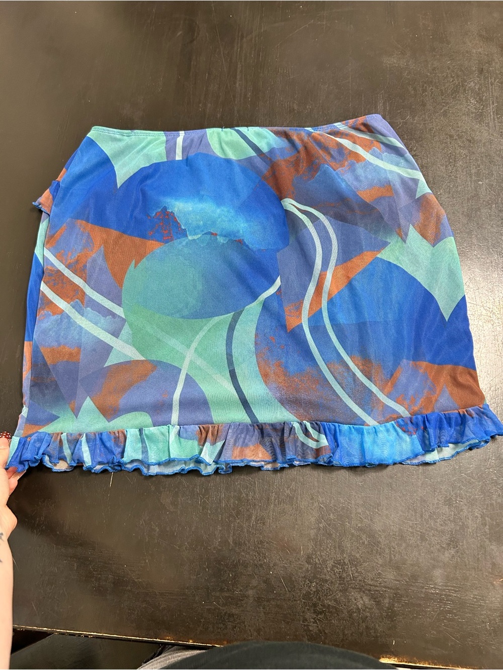 PrettyLittleThing Blue Multi-Color Abstract Ruffle Mini Skirt - Picture 4 of 5